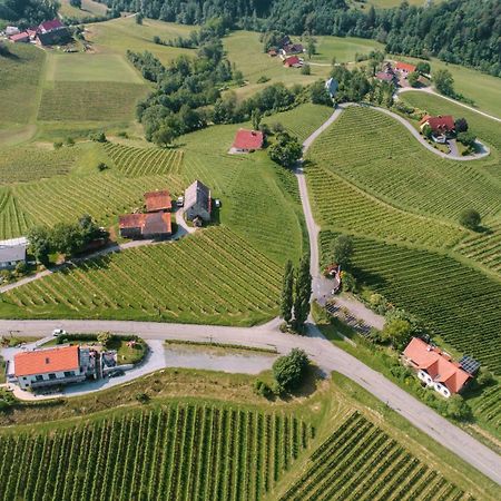 Weinstrassenapartment Fam. Dietrich Ratsch an der Weinstraße Eksteriør bilde