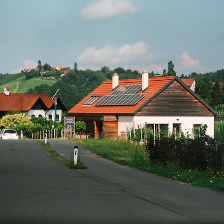 Weinstrassenapartment Fam. Dietrich Ratsch an der Weinstraße Eksteriør bilde