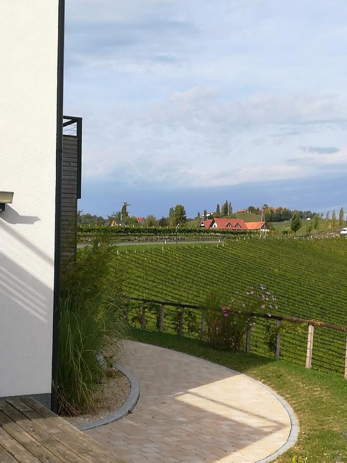 Weinstrassenapartment Fam. Dietrich Ratsch an der Weinstraße Eksteriør bilde