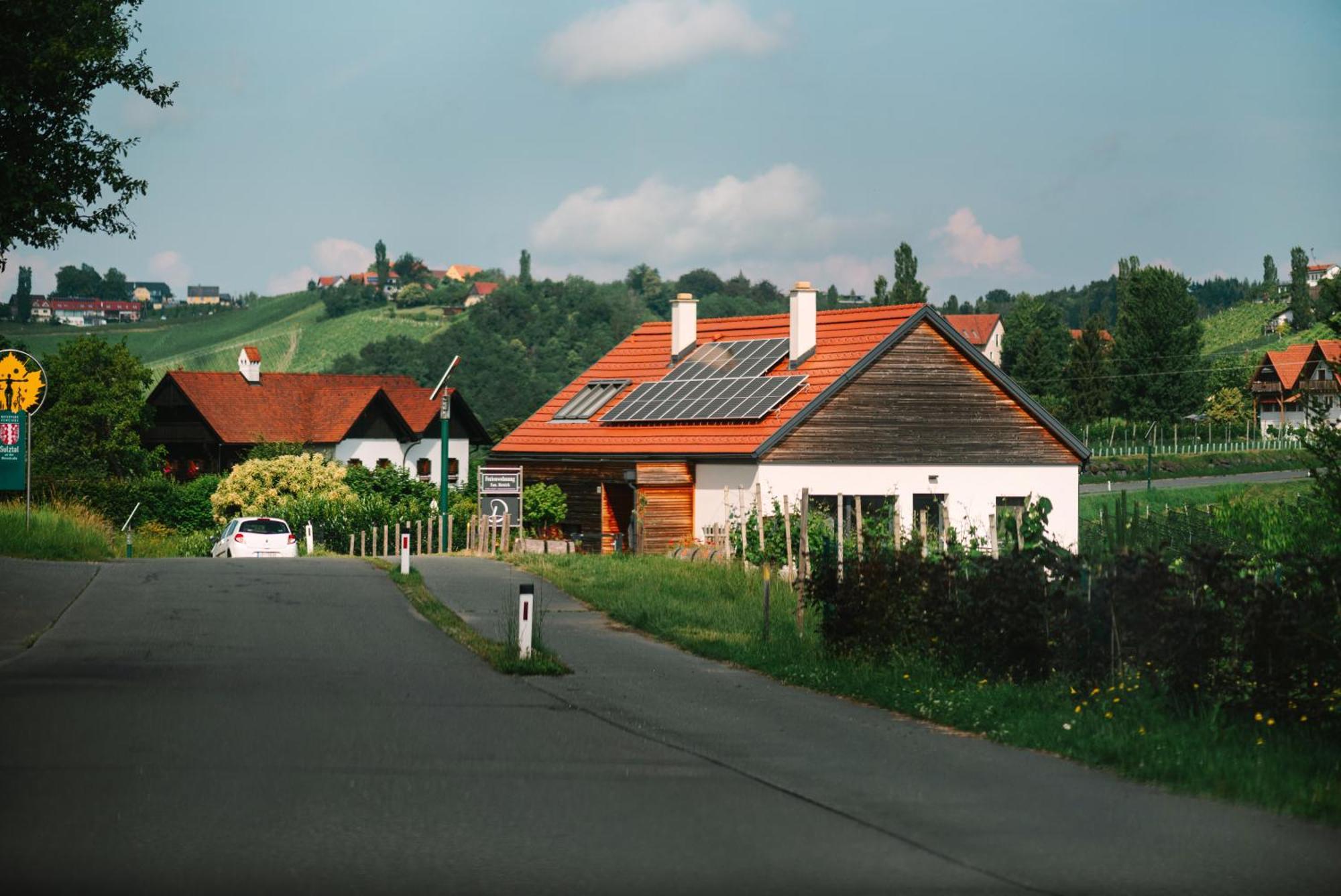 Weinstrassenapartment Fam. Dietrich Ratsch an der Weinstraße Eksteriør bilde
