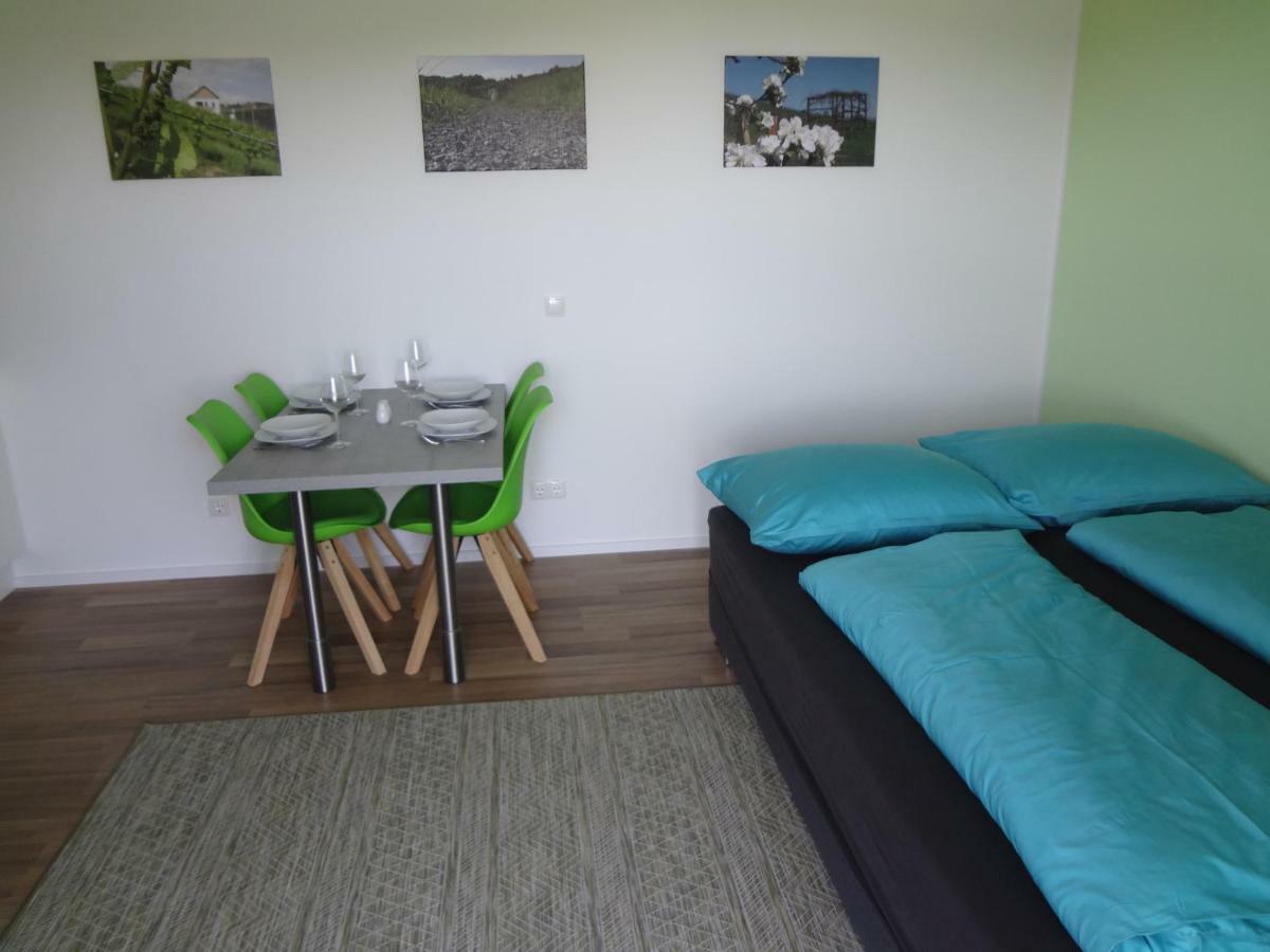 Weinstrassenapartment Fam. Dietrich Ratsch an der Weinstraße Eksteriør bilde